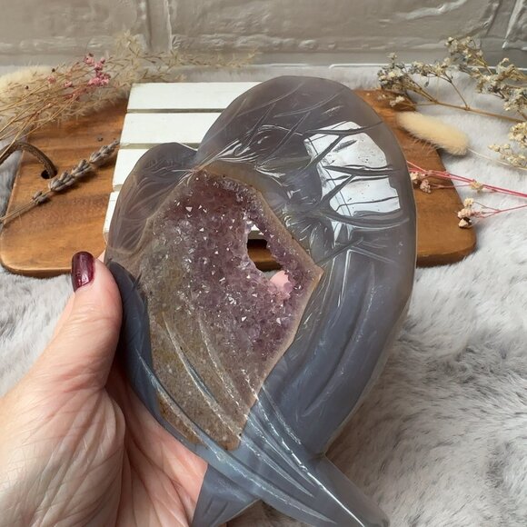 Gorgeous Amethyst with Agate Angel Wings Carving - Picture 3 of 10